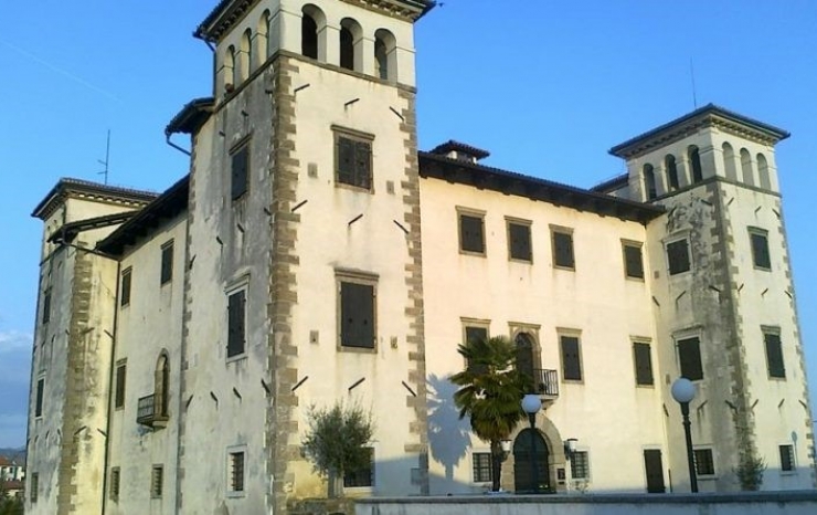 Castle Dobrovo